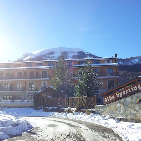 Alba Sporting Hotel Rocca di Mezzo Eksteriør billede