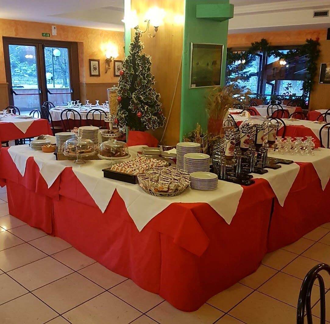 Alba Sporting Hotel Rocca di Mezzo Eksteriør billede
